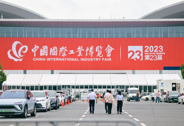 国邦电子亮相中国国际工业博览会，户外防爆屏受关注
